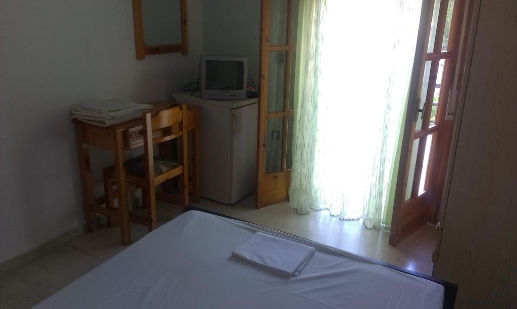 Virginia'S Rooms Plataria Room photo